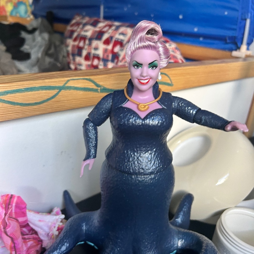 Disney The Little Mermaid, Ursula Fashion Doll and Accessory